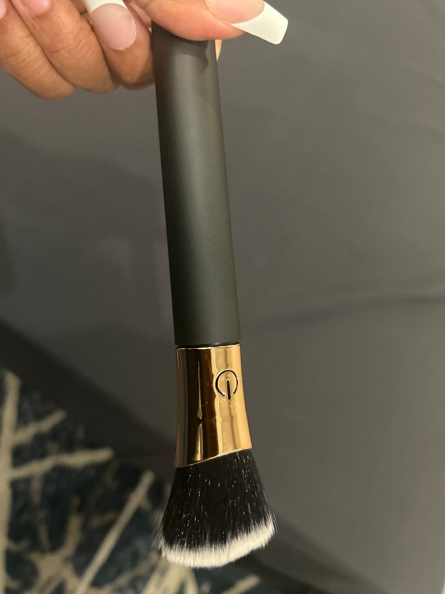 Nut brush